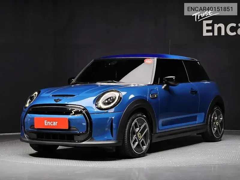 MINI Cooper 2022 года выпуска