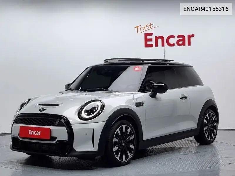 MINI Cooper 2022 года выпуска