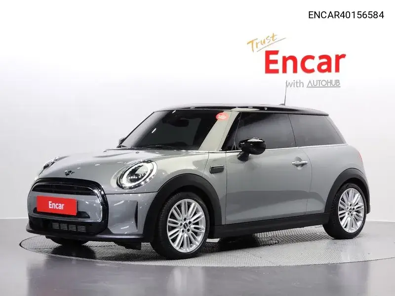 MINI Cooper 2022 года выпуска
