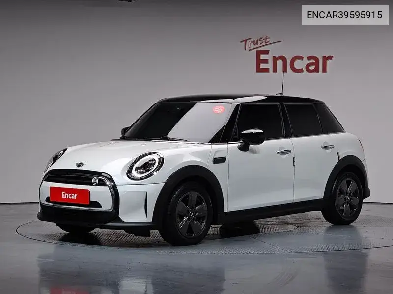MINI Cooper 2023 года выпуска