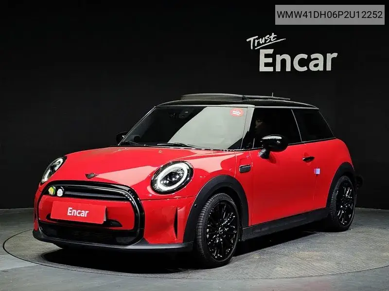 MINI Cooper 2023 года выпуска