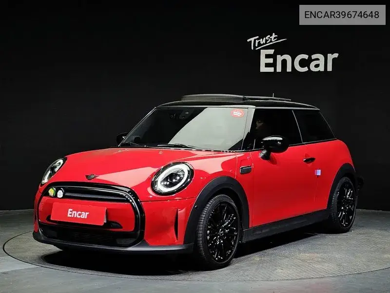 MINI Cooper 2023 года выпуска