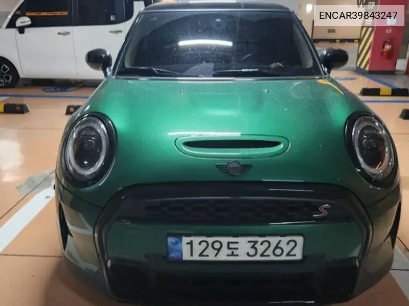 MINI Cooper 2023 года выпуска