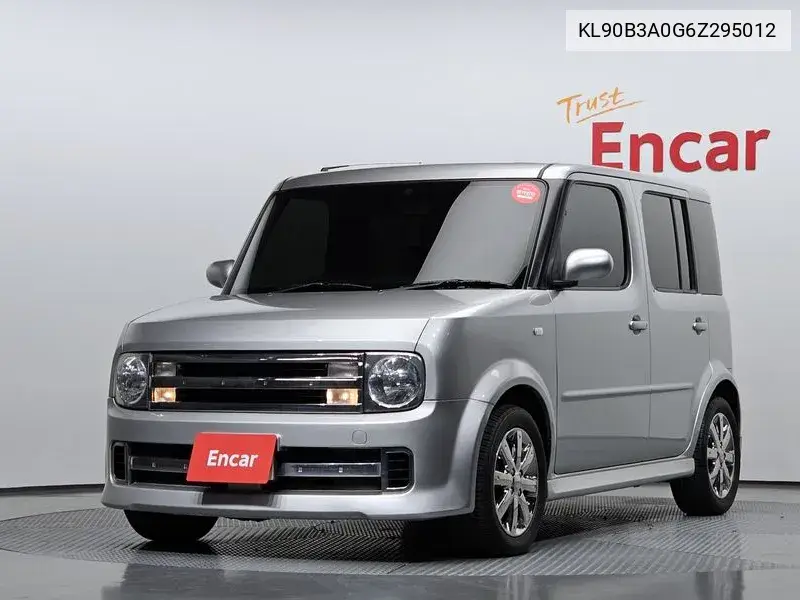 Nissan Cube 2006 года выпуска