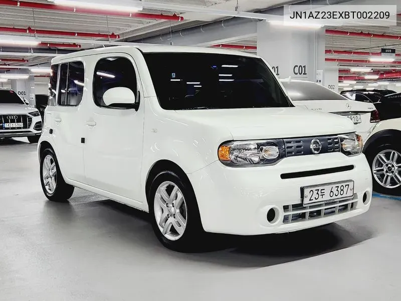 Nissan Cube 2011 года выпуска