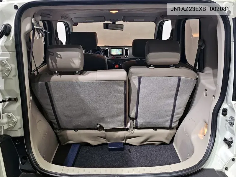 Nissan Cube 2011 года выпуска