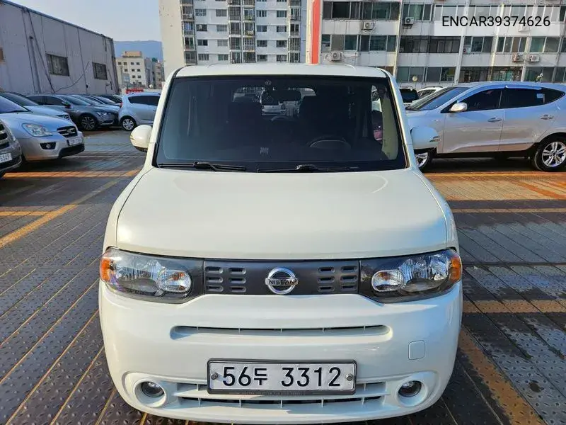 Nissan Cube 2011 года выпуска