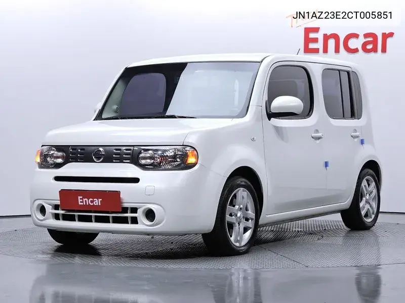 Nissan Cube 2012 года выпуска