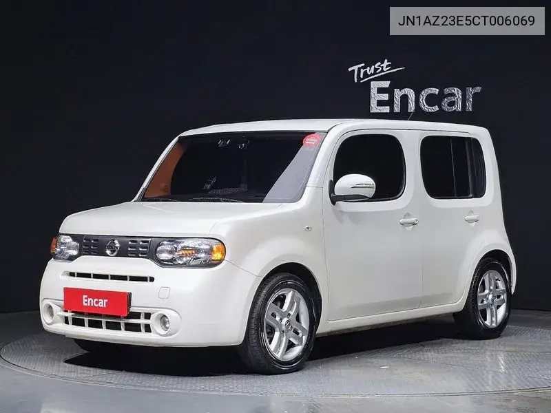 Nissan Cube 2012 года выпуска