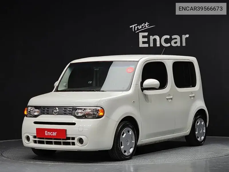 Nissan Cube 2012 года выпуска