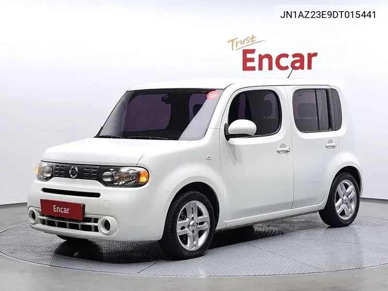 Nissan Cube 2013 года выпуска