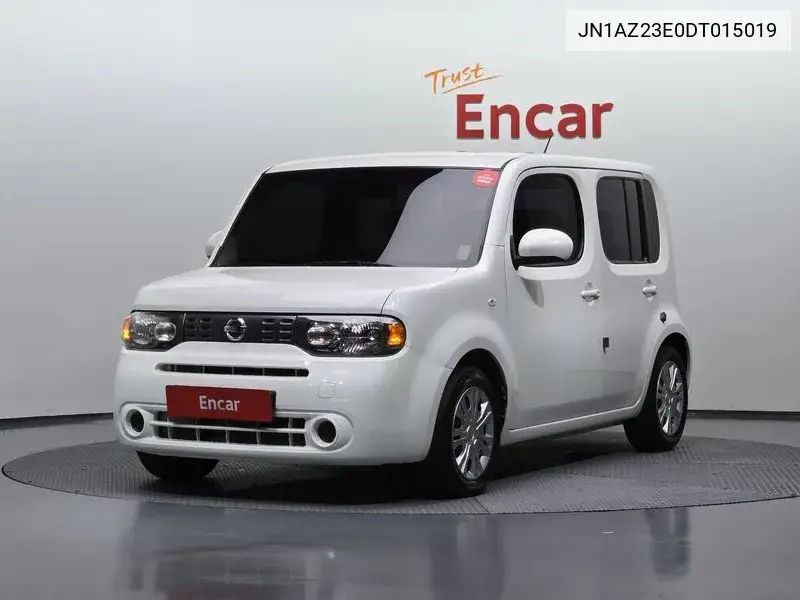 Nissan Cube 2013 года выпуска