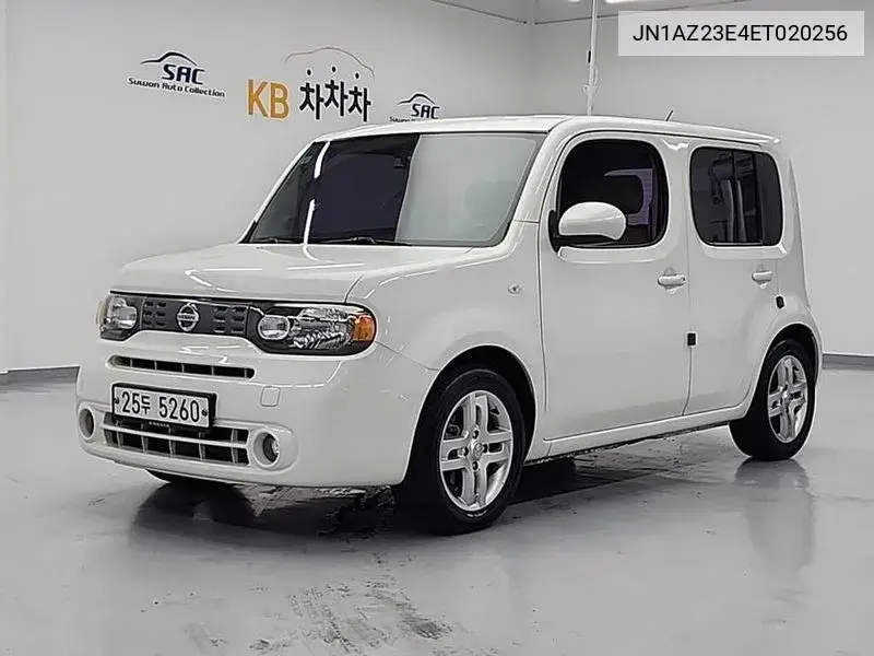 Nissan Cube 2014 года выпуска