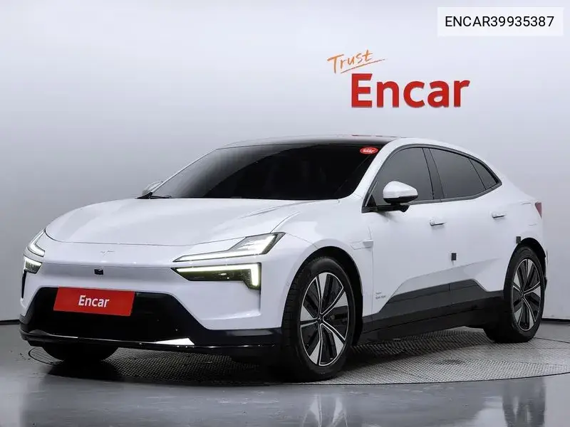 Polestar 4 2024 года выпуска