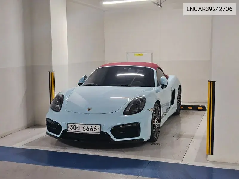 Porsche Boxster 2015 года выпуска