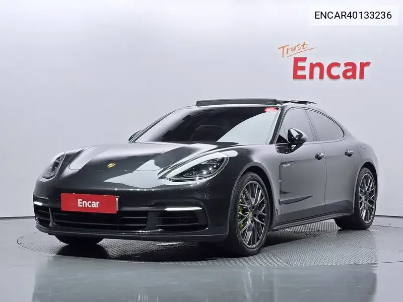 Porsche Panamera 2018 года выпуска