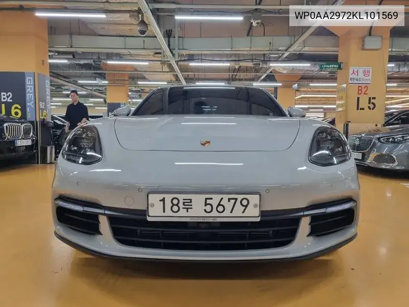 Porsche Panamera 2019 года выпуска