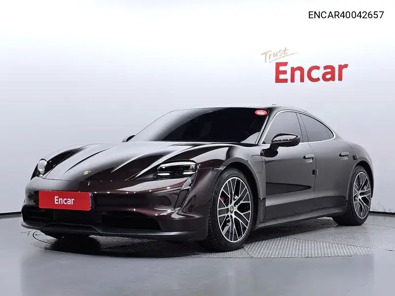 Porsche Taycan 2021 года выпуска