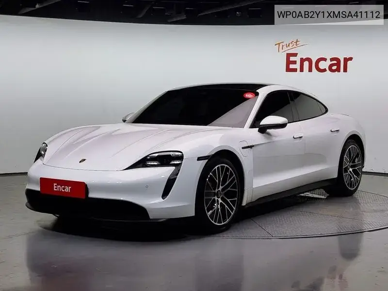 Porsche Taycan 2021 года выпуска