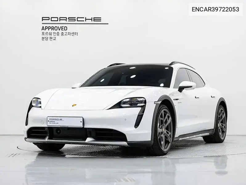 Porsche Taycan 2023 года выпуска