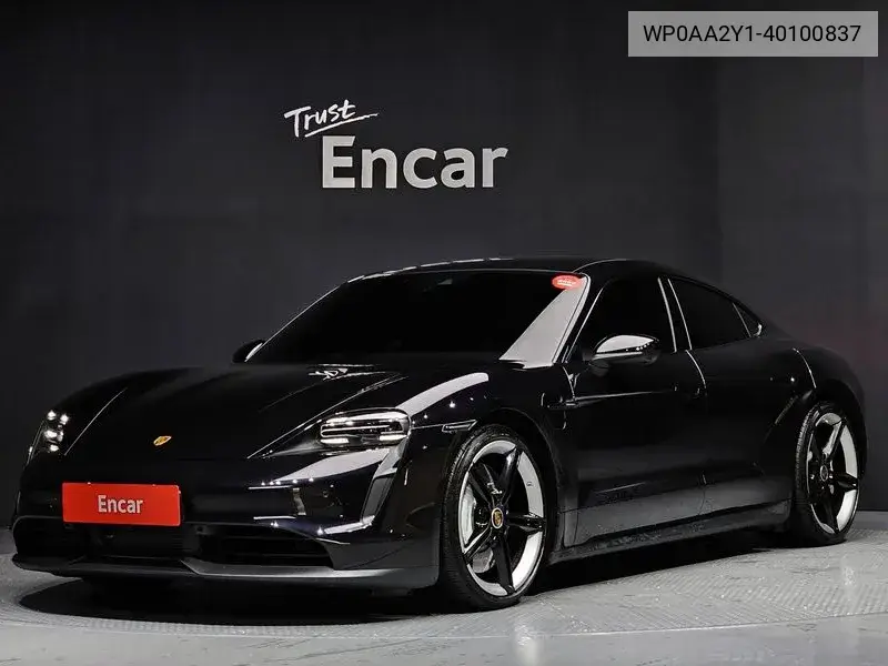 Porsche Taycan 2023 года выпуска