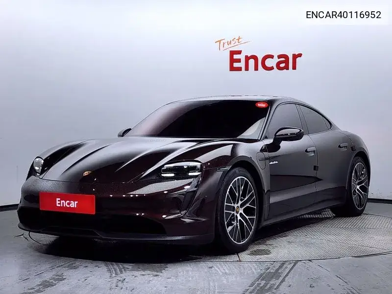 Porsche Taycan 2023 года выпуска