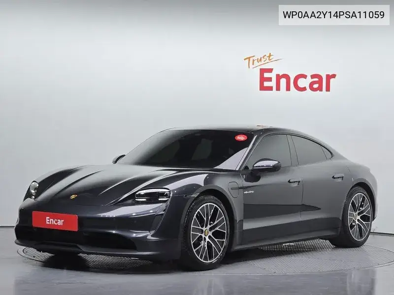 Porsche Taycan 2023 года выпуска