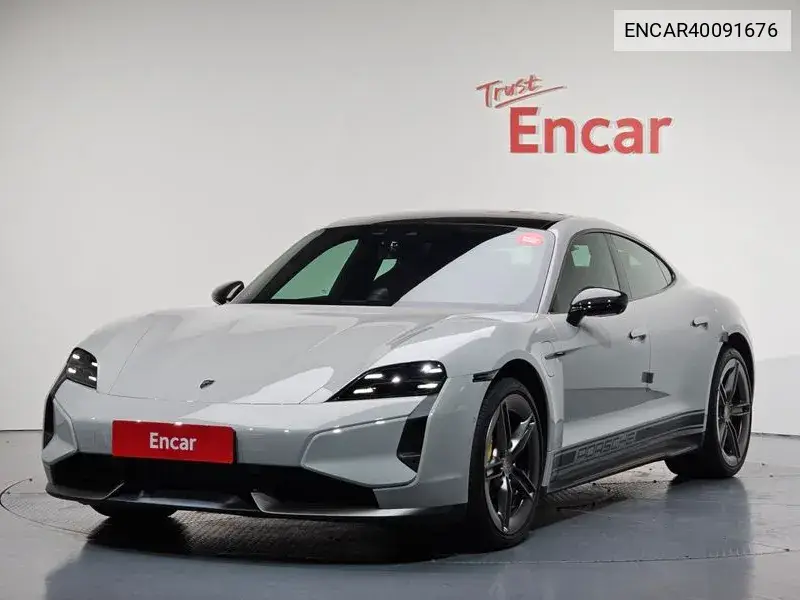 Porsche Taycan 2024 года выпуска