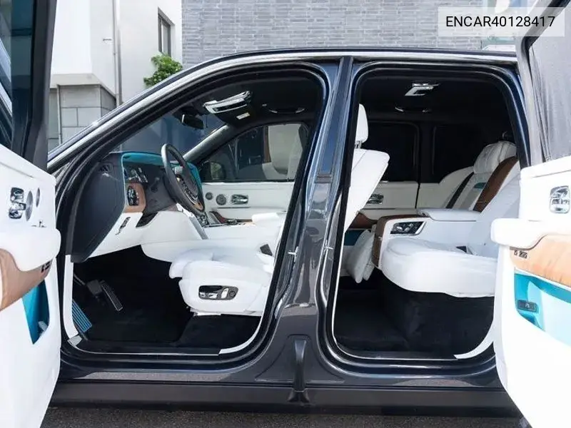 Rolls-Royce Cullinan 2023 года выпуска