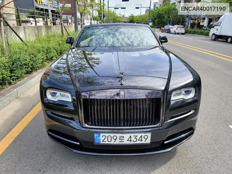 Rolls-Royce Dawn 2016 года выпуска