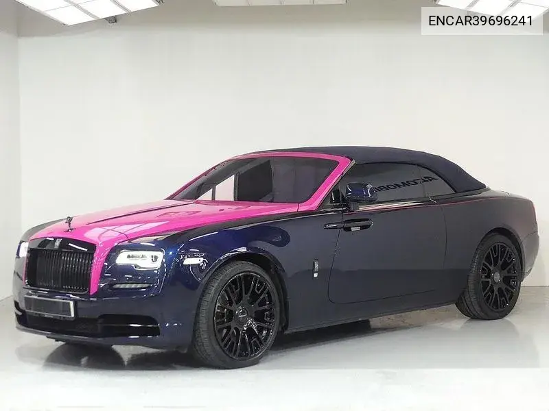 Rolls-Royce Dawn 2017 года выпуска