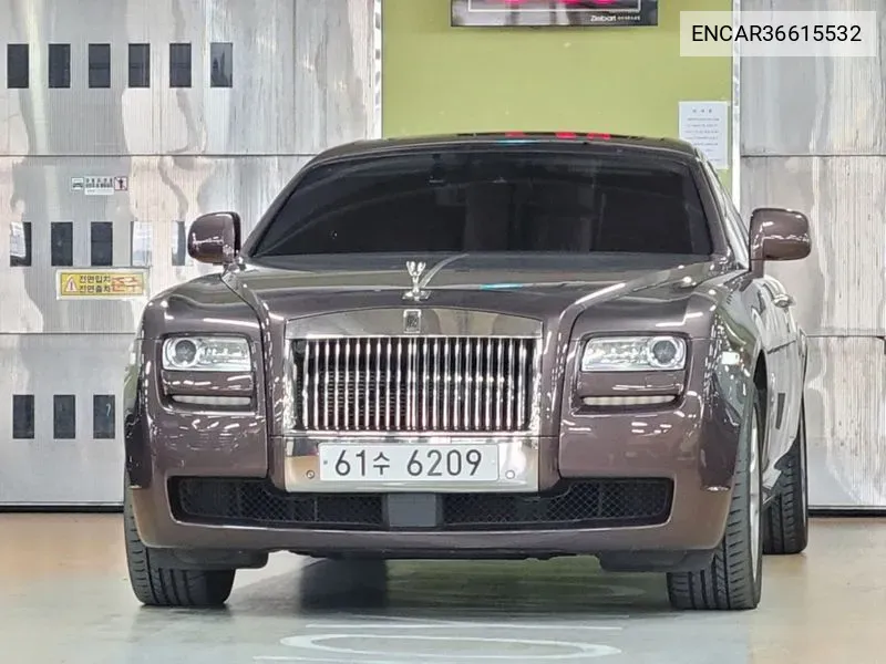 Rolls-Royce Ghost 2010 года выпуска