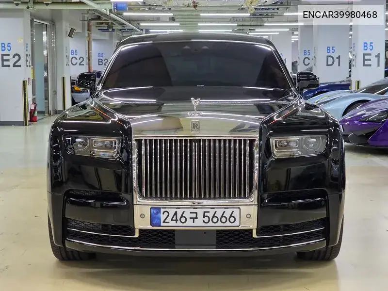 Rolls-Royce Phantom 2024 года выпуска