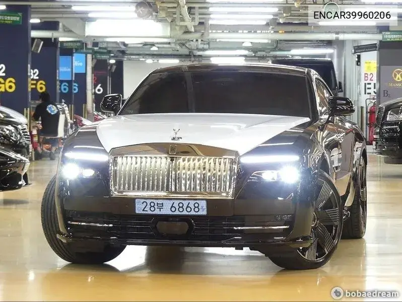 Rolls-Royce Spectre 2025 года выпуска