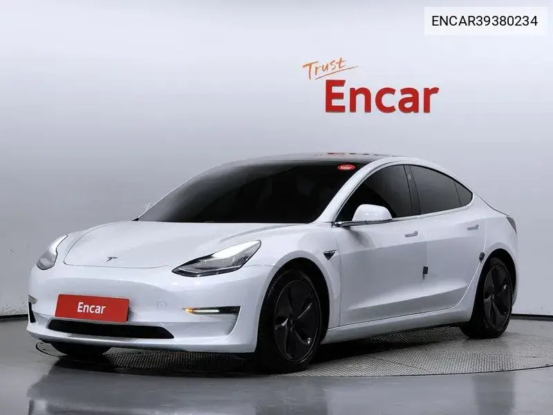 Tesla Model 3 2020 года выпуска