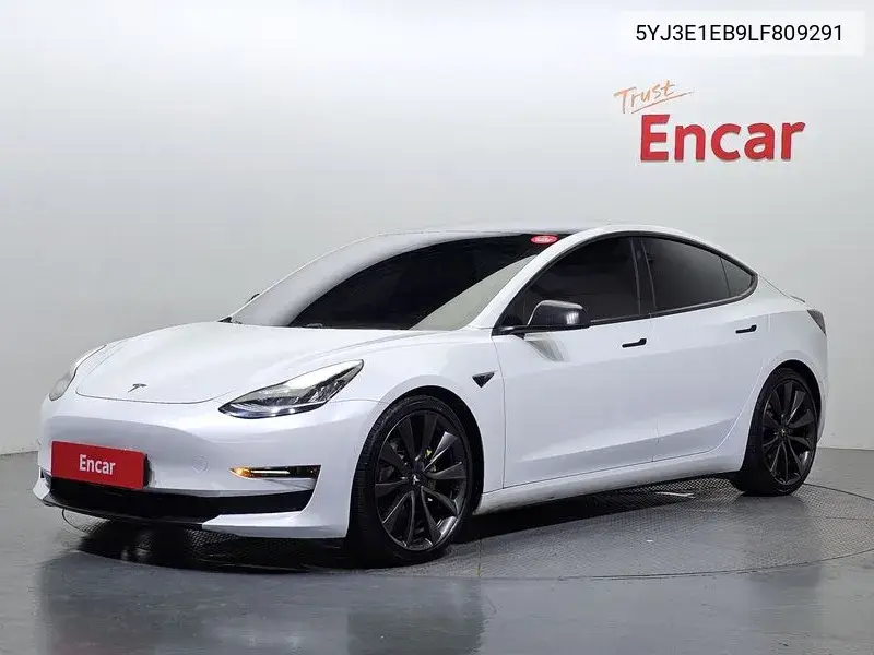 Tesla Model 3 2020 года выпуска