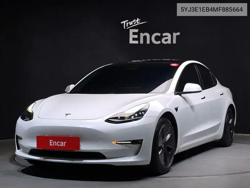 Tesla Model 3 2021 года выпуска