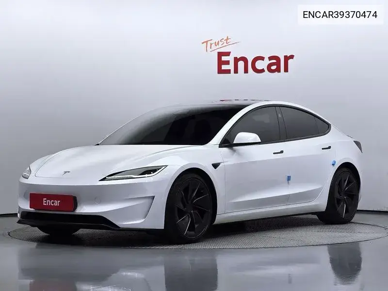 Tesla Model 3 2024 года выпуска