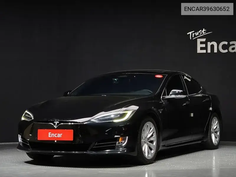 Tesla Model S 2017 года выпуска