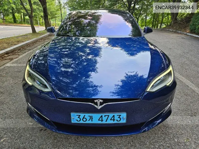 Tesla Model S 2017 года выпуска