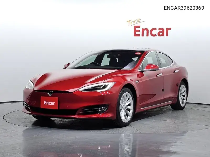 Tesla Model S 2018 года выпуска