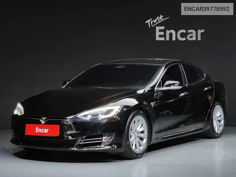 Tesla Model S 2019 года выпуска
