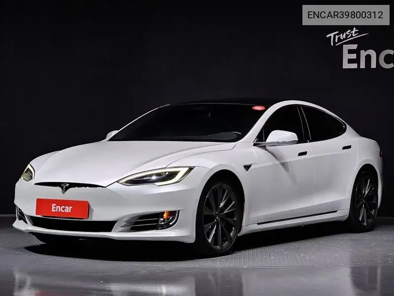 Tesla Model S 2019 года выпуска