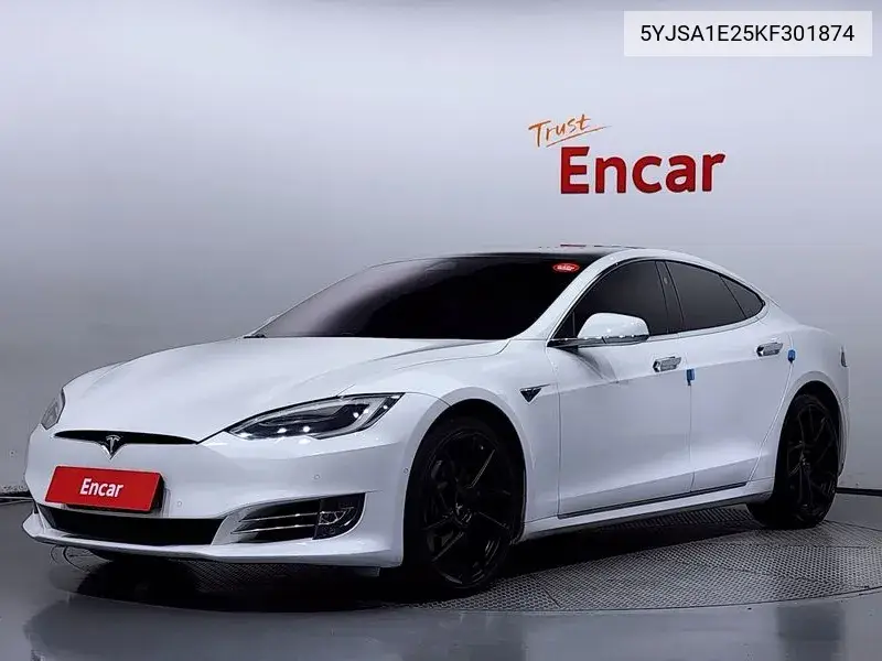Tesla Model S 2019 года выпуска
