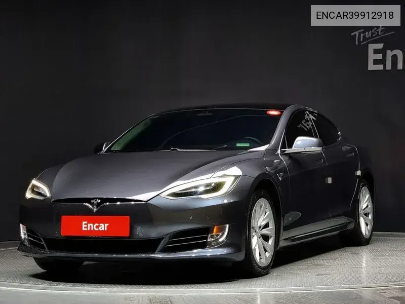 Tesla Model S 2019 года выпуска