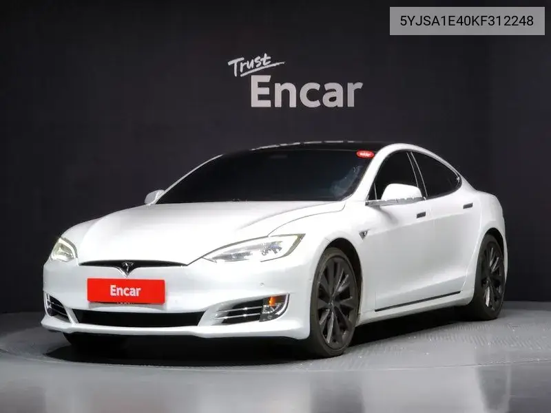 Tesla Model S 2019 года выпуска