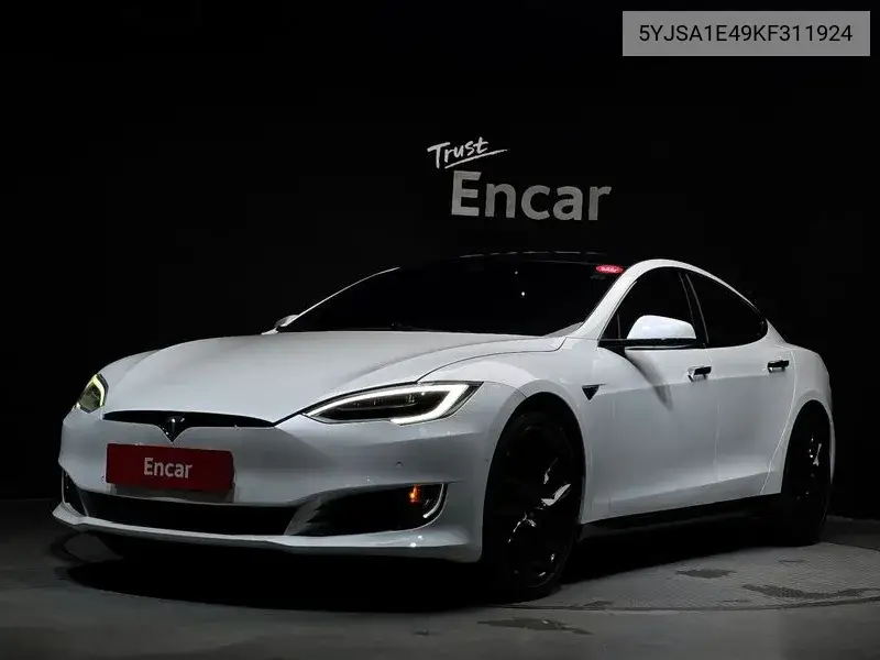 Tesla Model S 2019 года выпуска