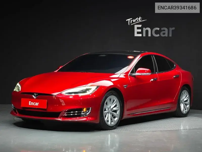 Tesla Model S 2020 года выпуска