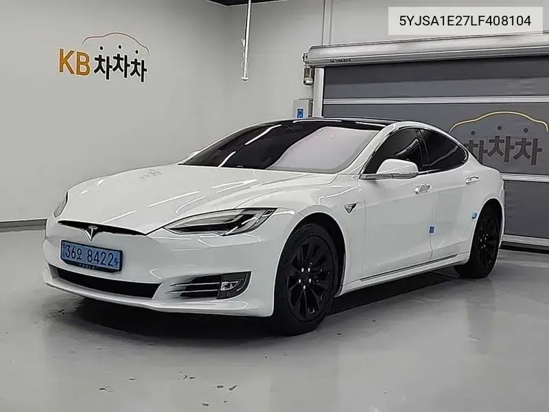 Tesla Model S 2020 года выпуска
