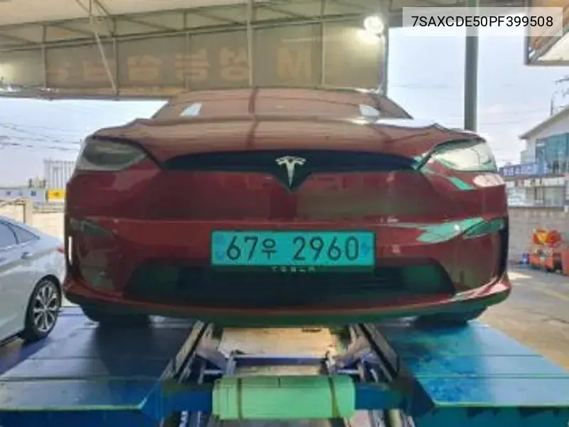 Tesla Model X 2023 года выпуска